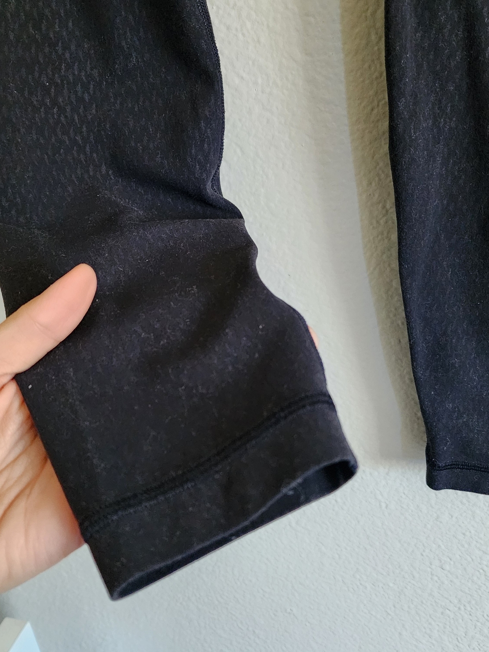 LULULEMON Black Embossed Textured High Rise Align Leggings Size 6 - Picture 3 of 7
